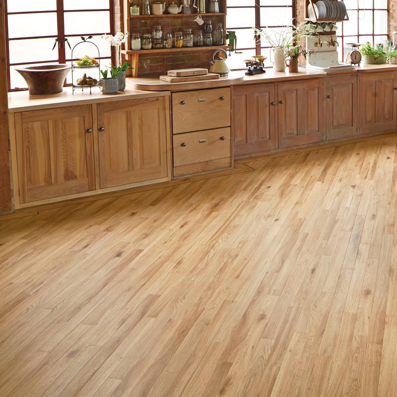 Natural Oak RP102 in a kitchen